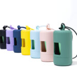 porta saquinhos para passeio com cães Bugz Pets nas cores preto, azul marinho, verde água, rosa claro, amarelo, verde escuro e roxo